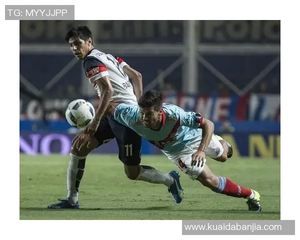 独立队与萨兰迪兵工厂激战在即谁能在这场对决中笑到最后 独立队与萨兰迪兵工厂激战在即谁能在这场对决中笑到最后